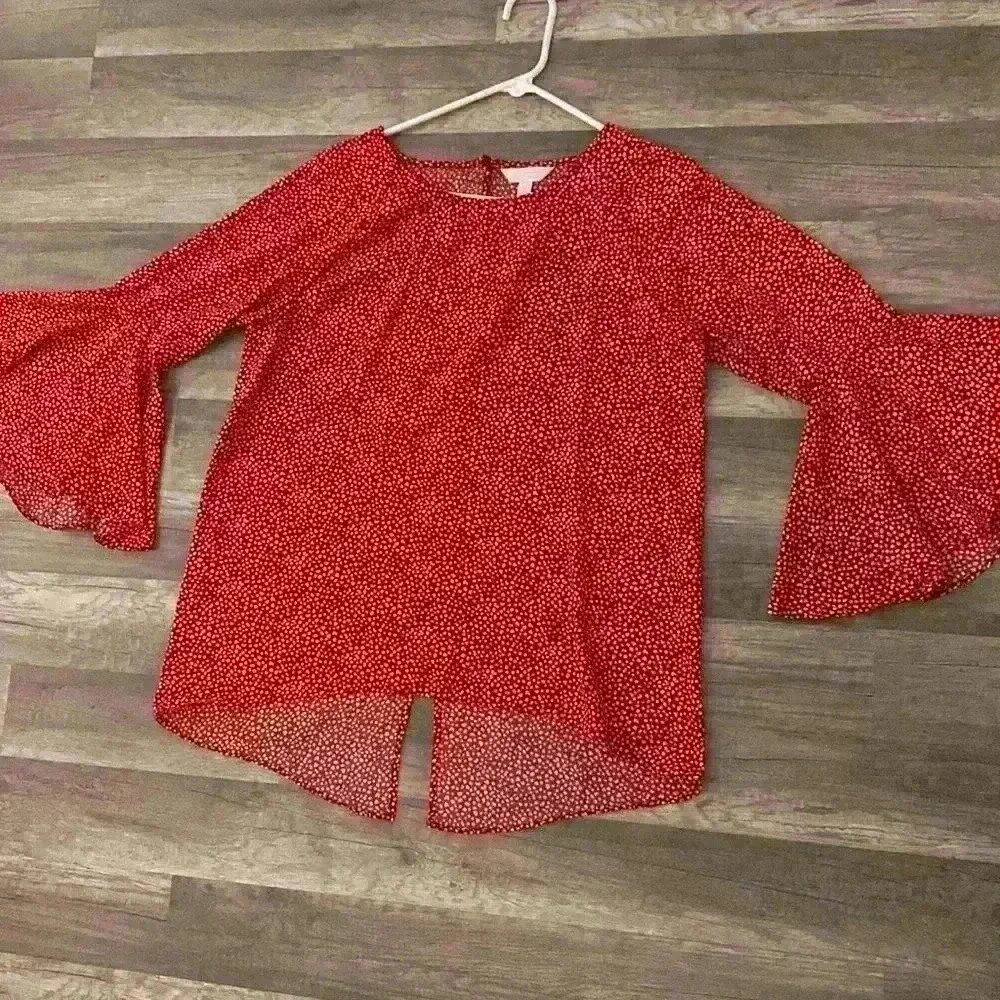 Large Lightweight Flowing Blouse B - Picture 2 of 6
